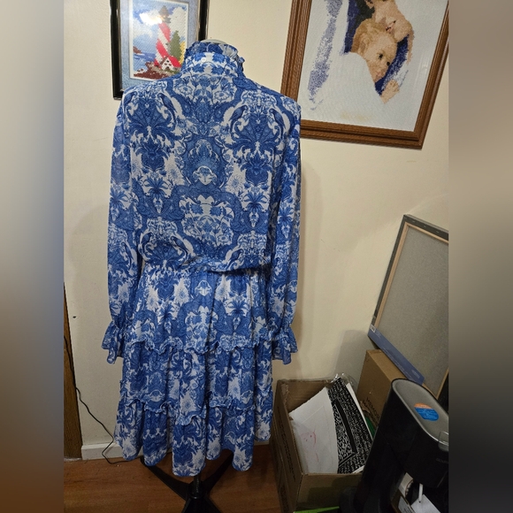 Blackmilk button up dress with porcelain design - Picture 2 of 8